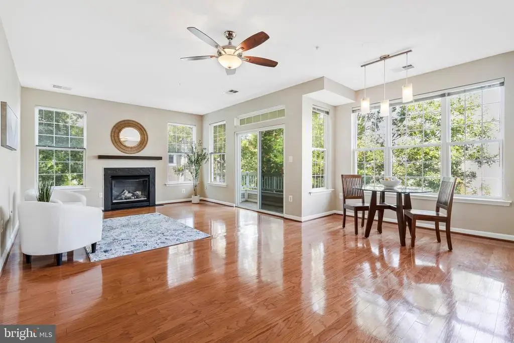 4200 Mozart Brigade Ln #w, FAIRFAX