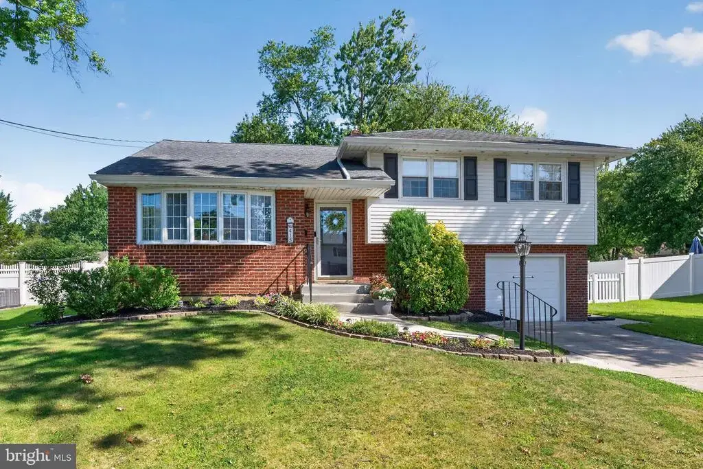 415 Preston Road, CHERRY HILL