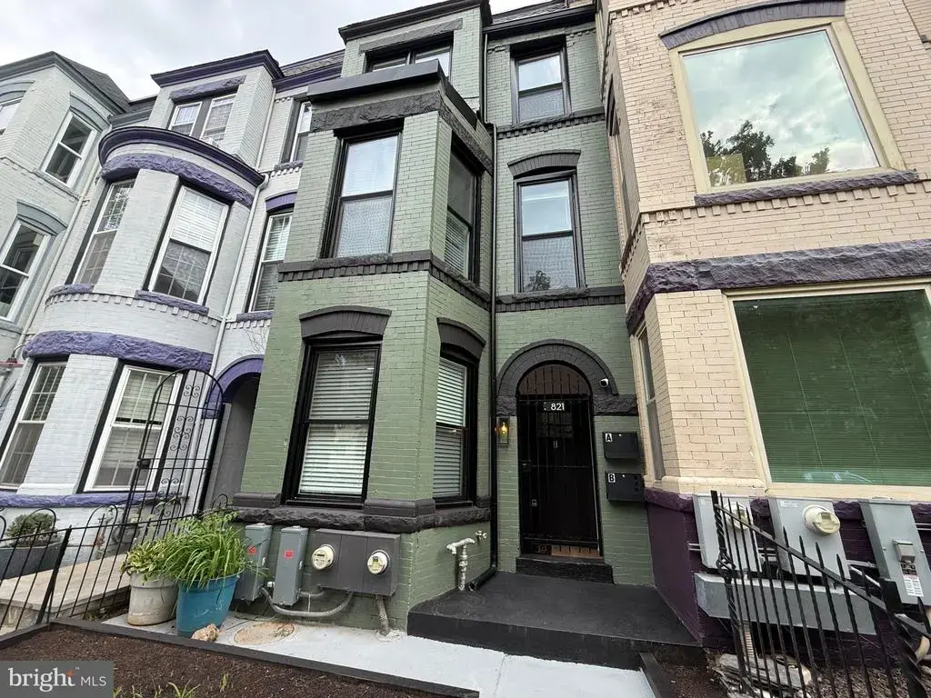 821 4th St Ne #b, WASHINGTON