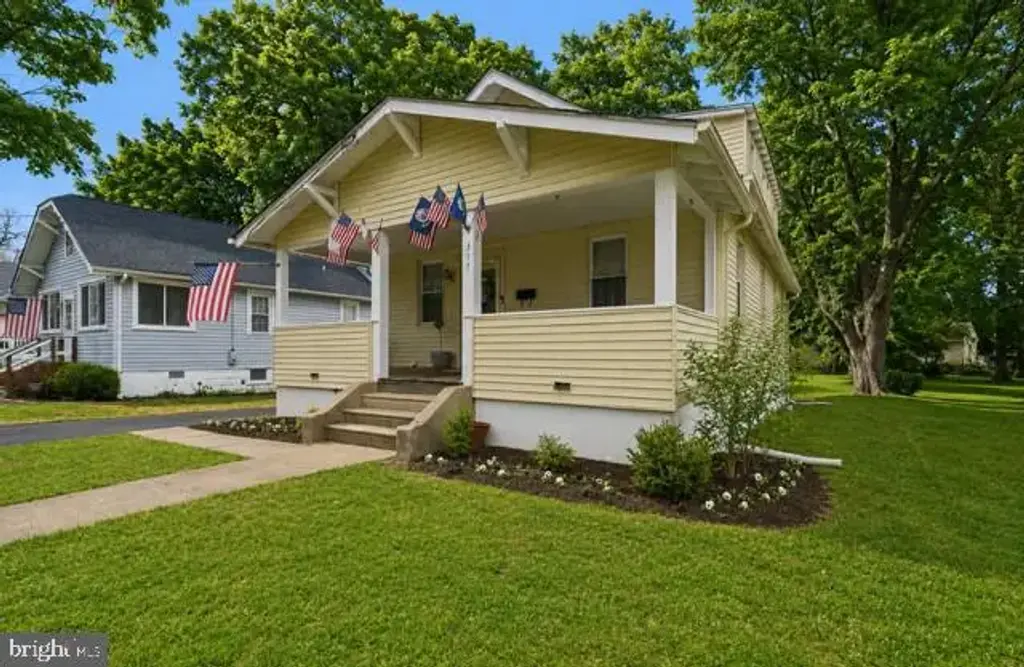 317 S Washington Ave, MOORESTOWN