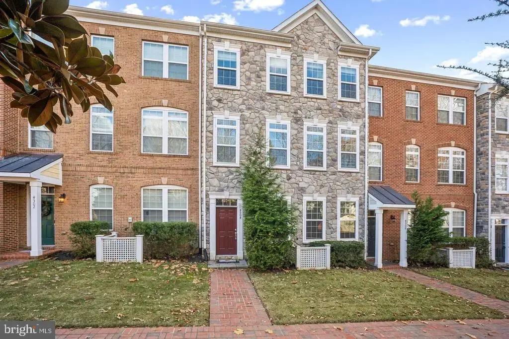 4304 Edosomwan Ln, FAIRFAX