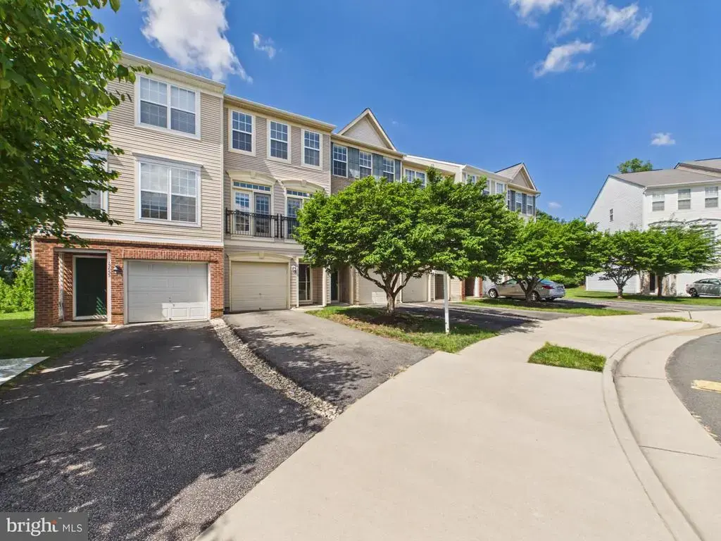15653 John Diskin Cir, WOODBRIDGE