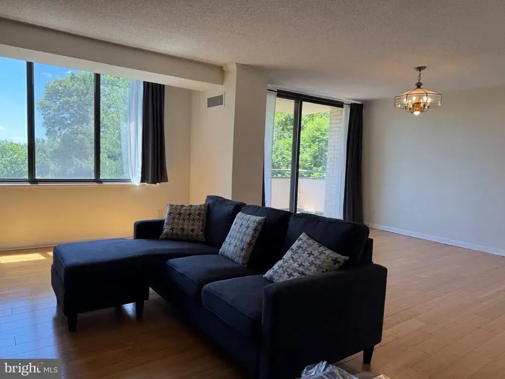 5225 Pooks Hill Rd #708s, BETHESDA