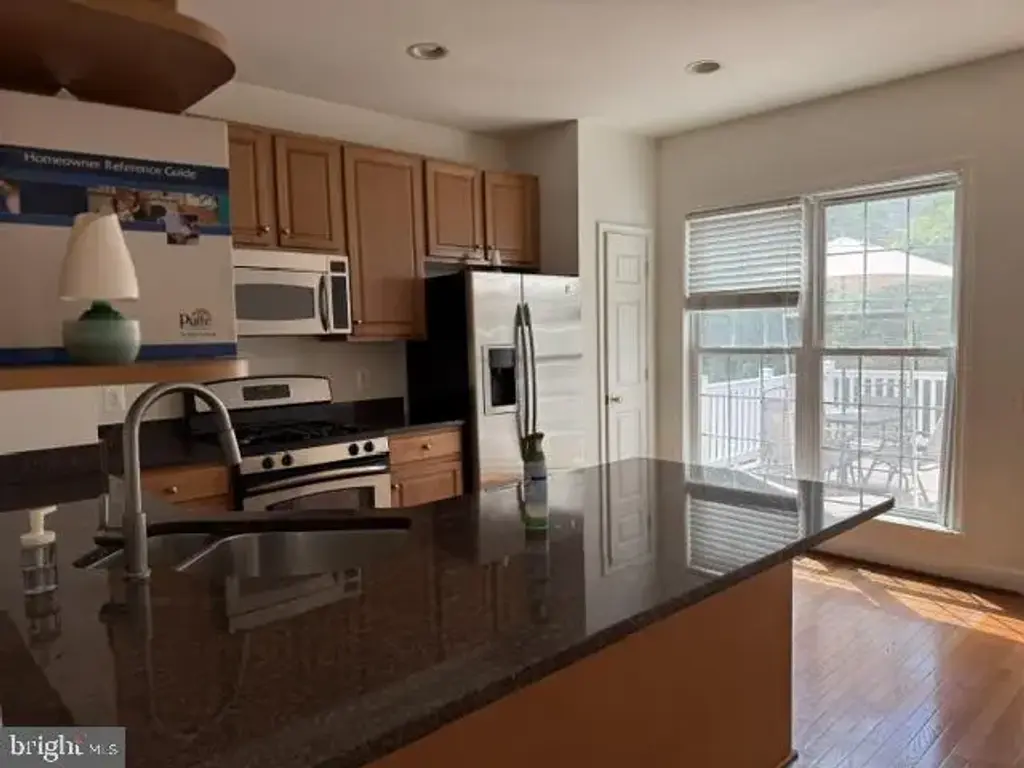 2461 Terra Cotta Cir, HERNDON