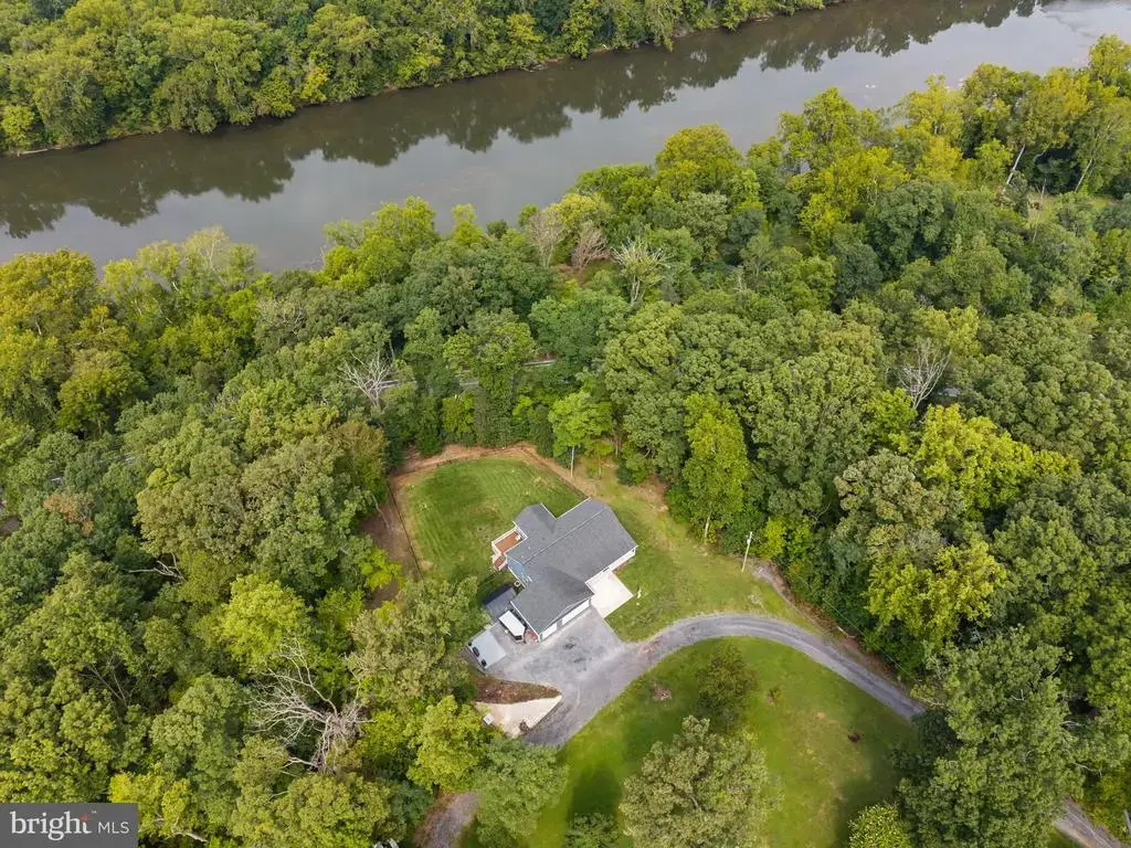 19 Red Bird Ln, HARPERS FERRY