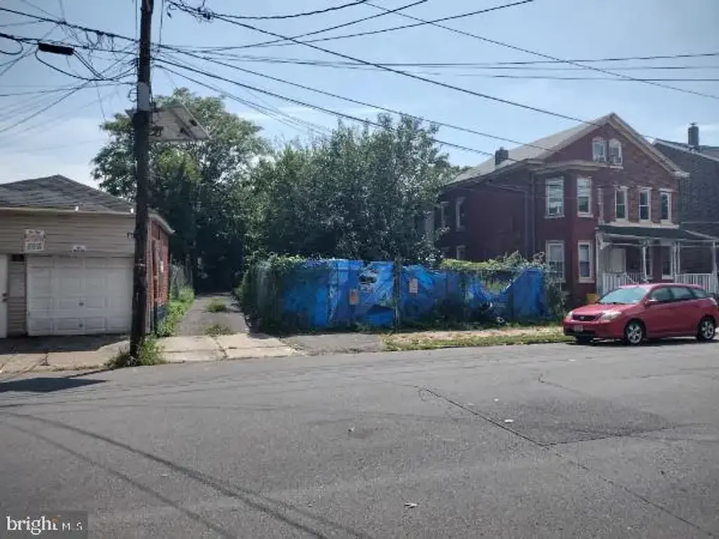 33-35 Tyler St, TRENTON