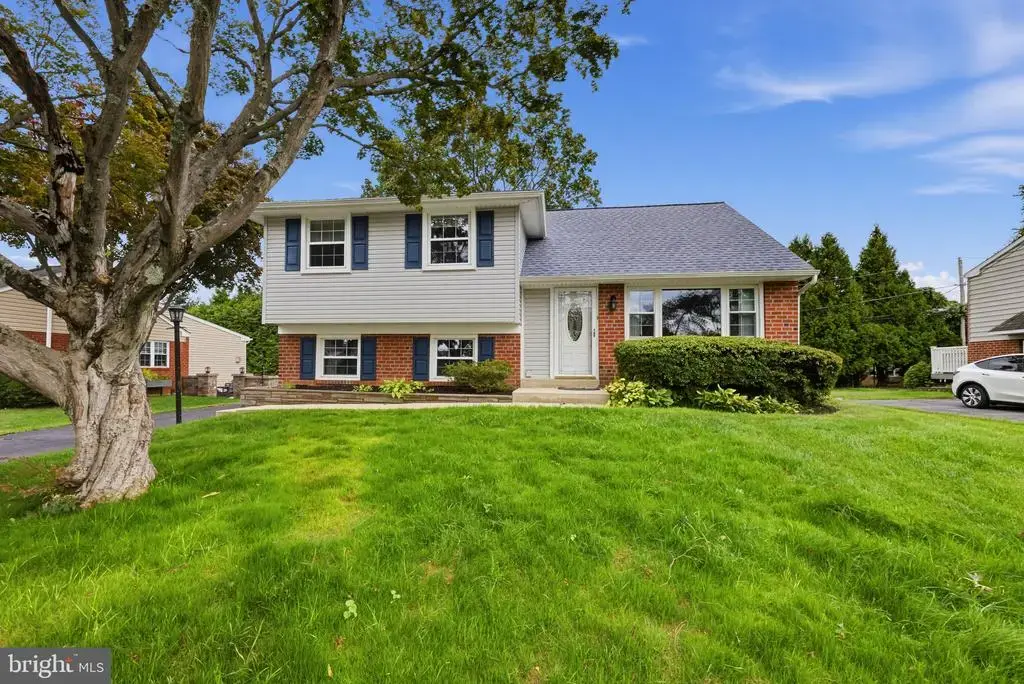620 School Ln, WALLINGFORD