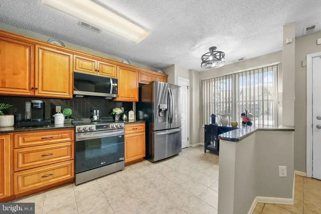 205 Royal Dr, EVESHAM