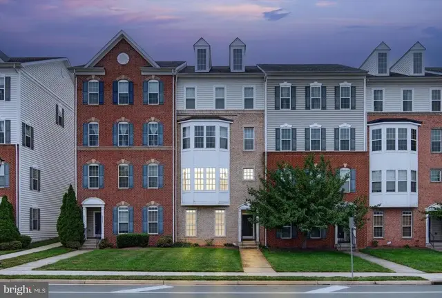 43845 Centergate Dr, Ashburn