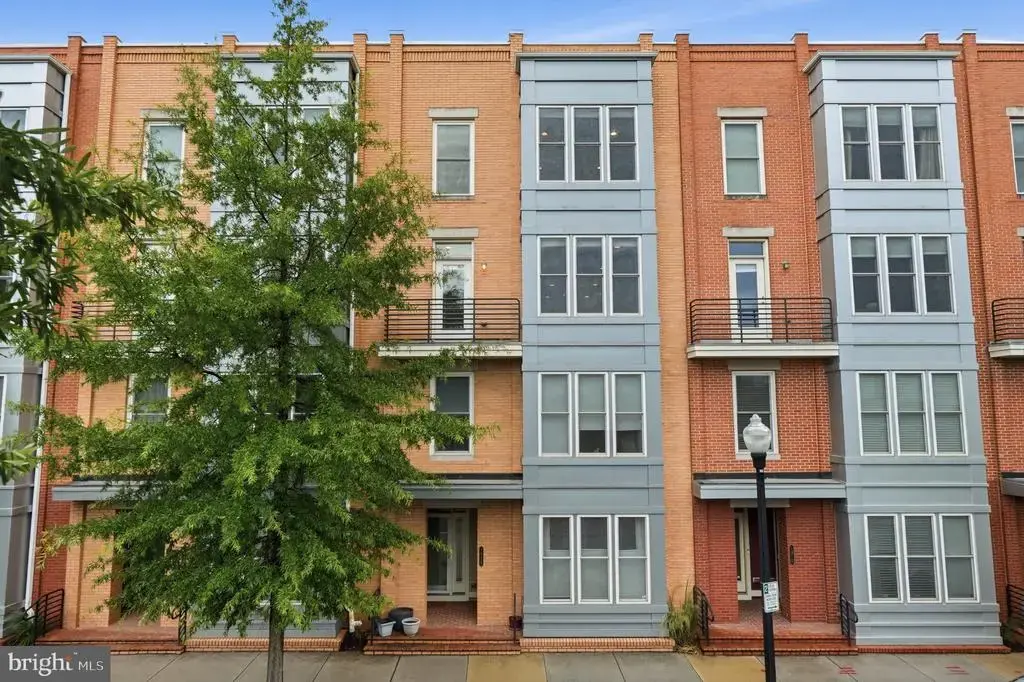 1908 Potomac Ave #102, ALEXANDRIA