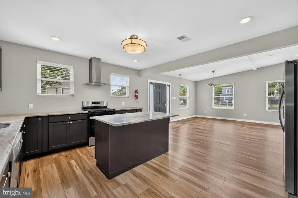 128 Fairview Ave, LAWNSIDE