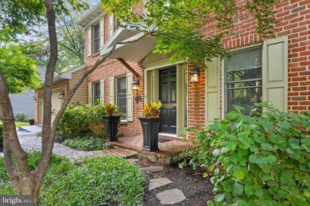 10 Shady Hollow, READING