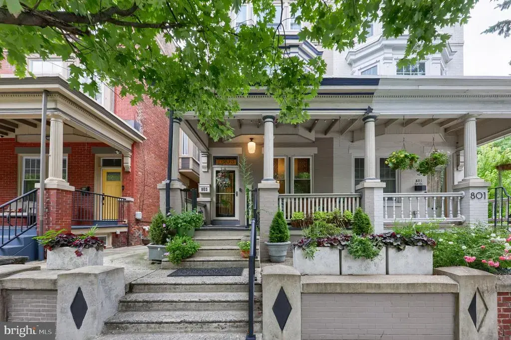 803 N Duke St, LANCASTER
