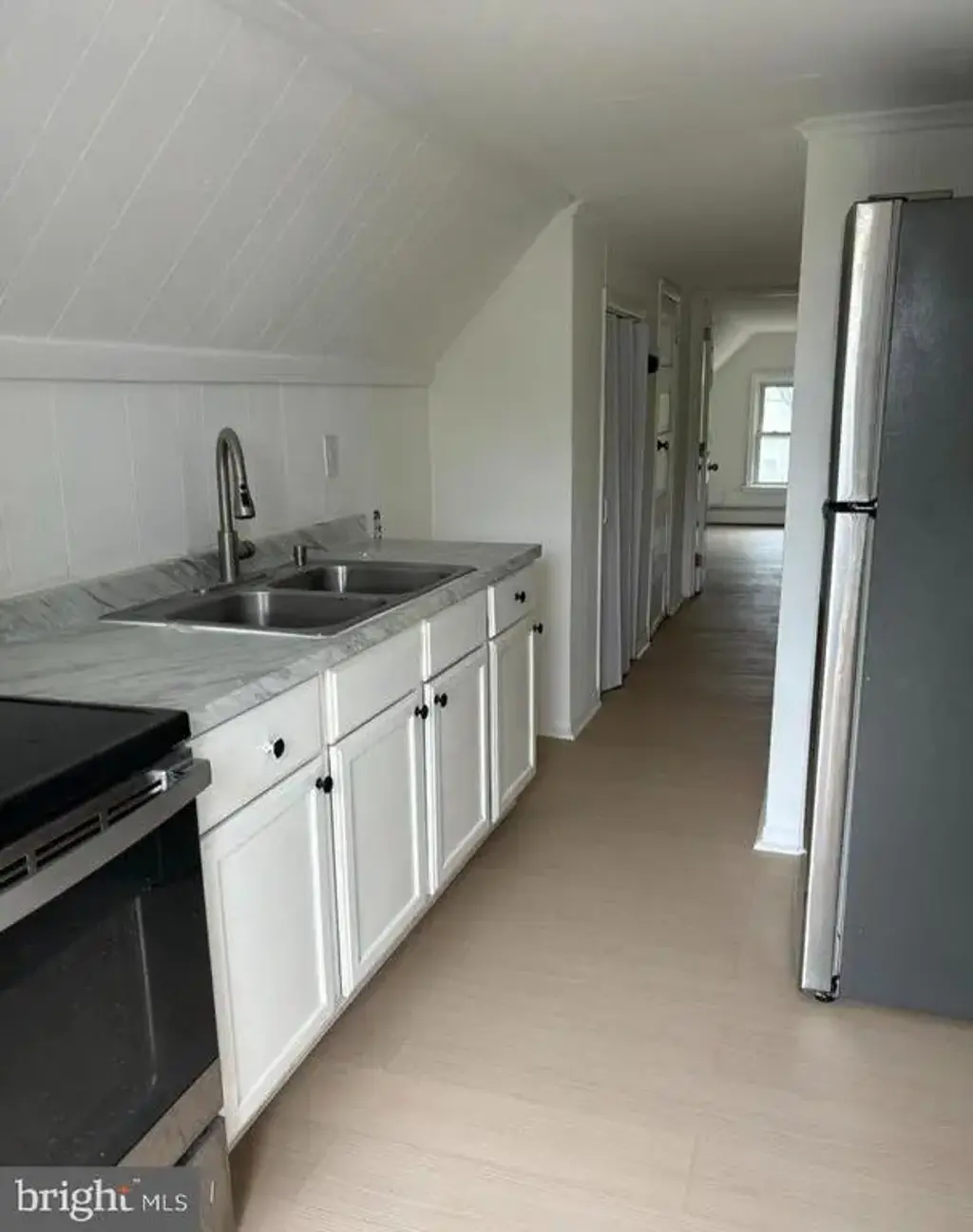 214 W Main St #3, ELKTON