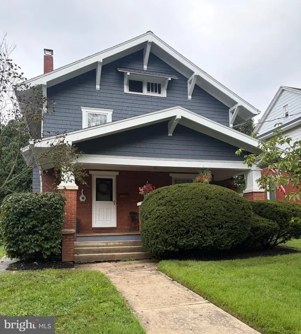 221 E Areba Ave, HERSHEY