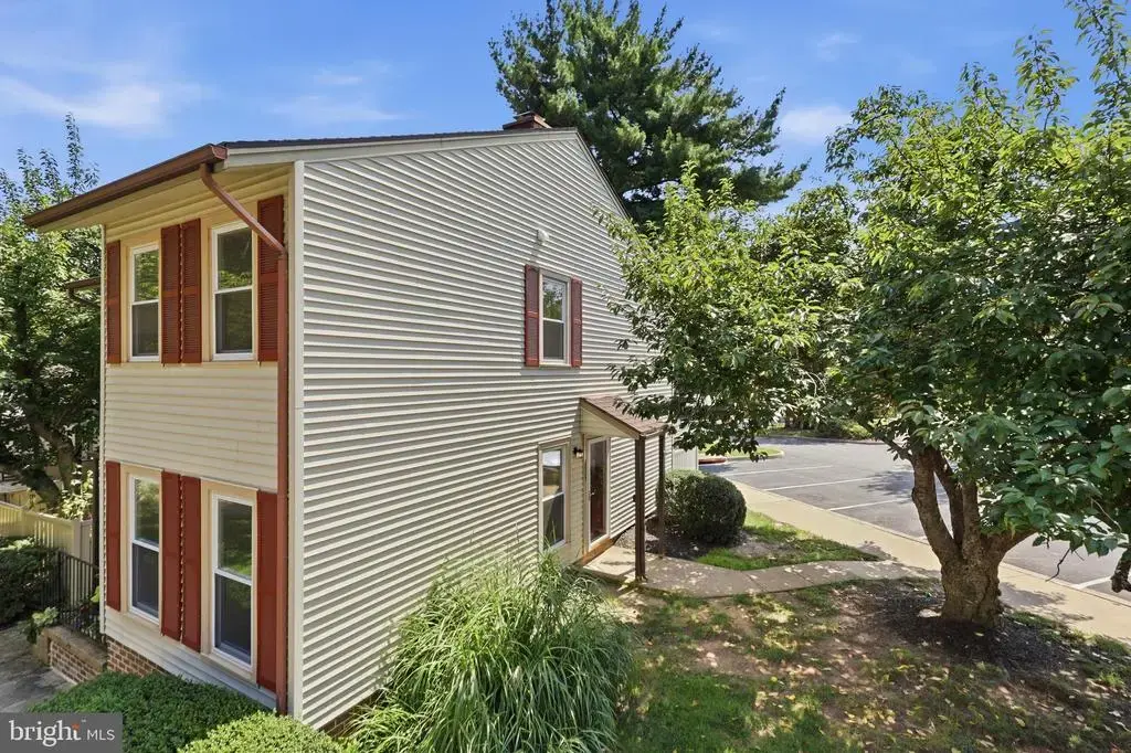 2825 Chablis Cir, WOODBRIDGE