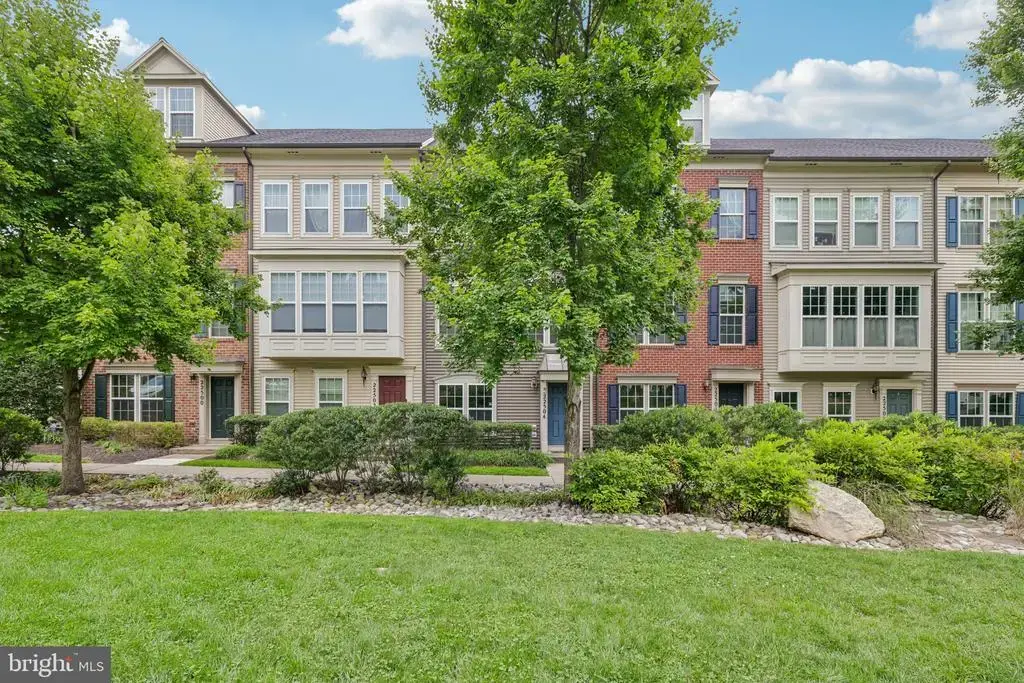 22504 Phillips St #503, CLARKSBURG