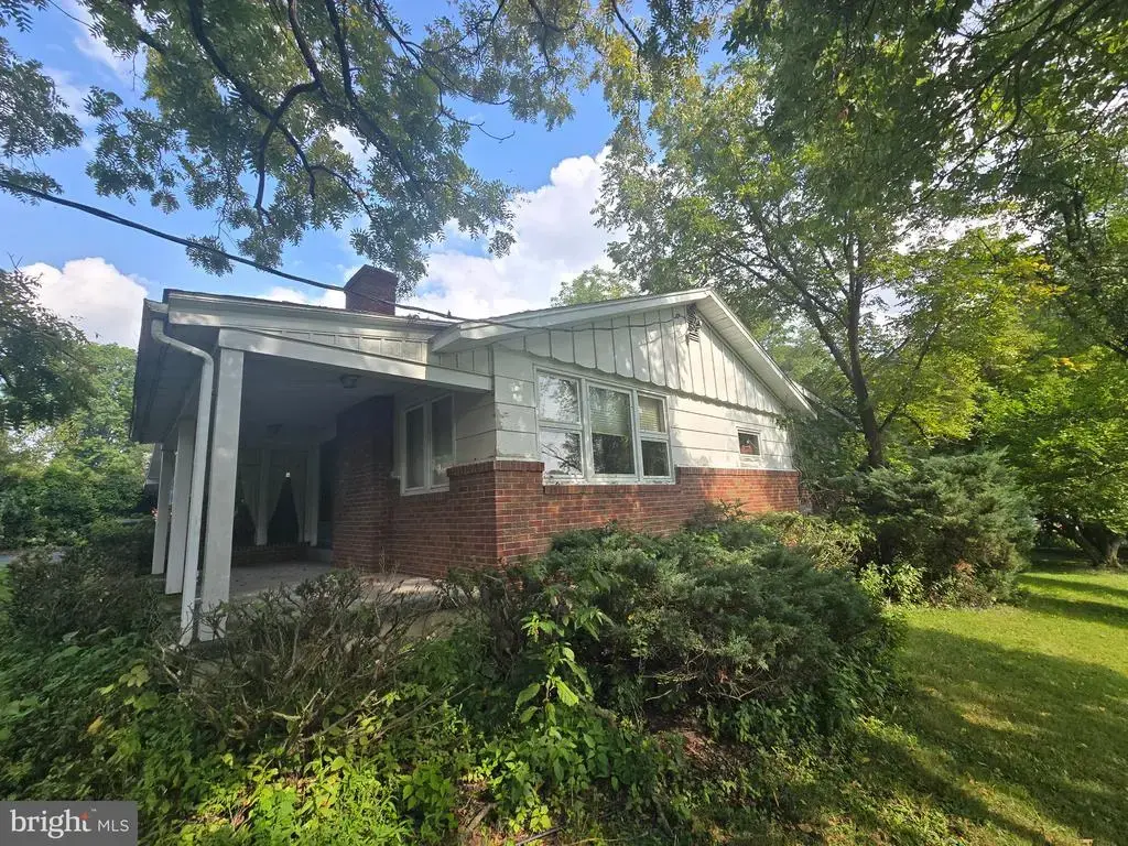820 Birch St, READING
