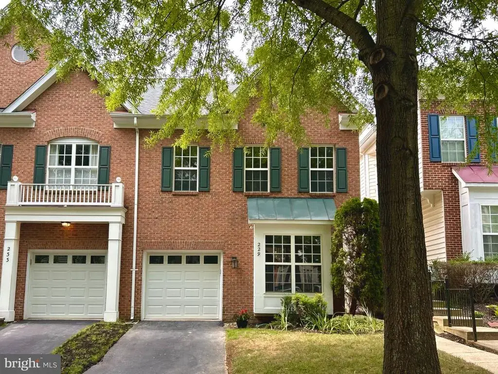 229 Painted Post Ln, GAITHERSBURG