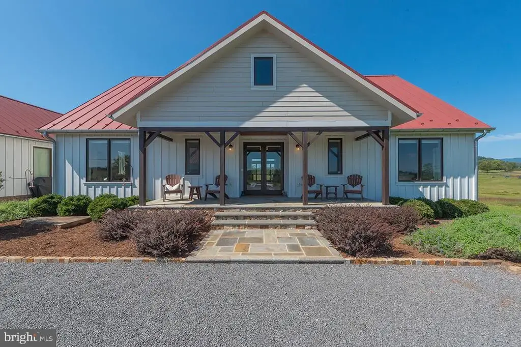 38 Lyle Ln, AMISSVILLE
