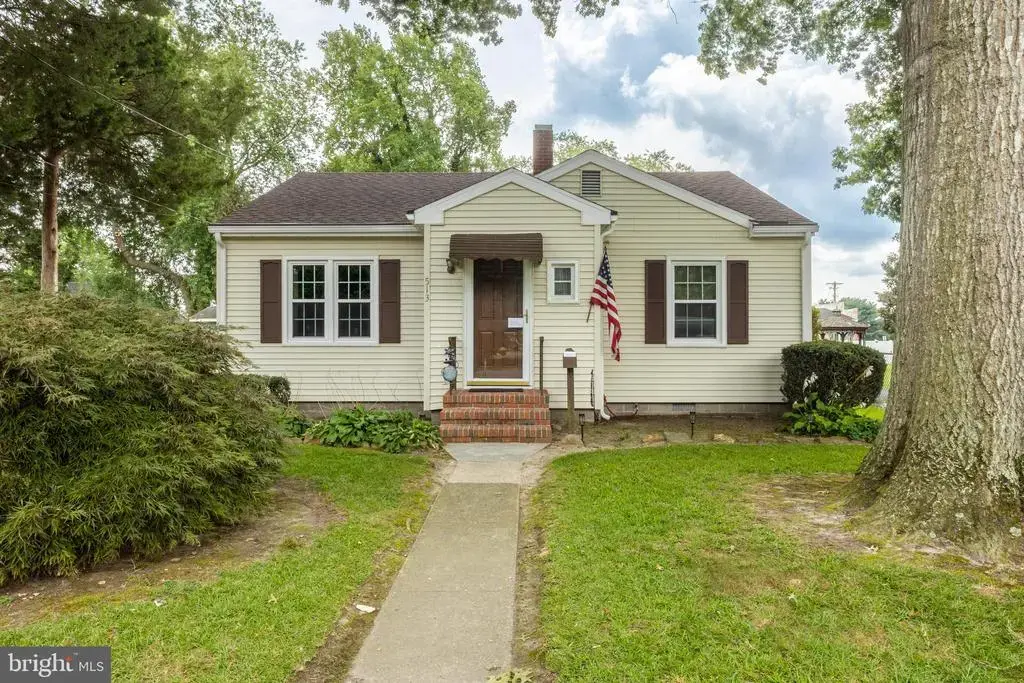 513 W Spruce St, SEAFORD