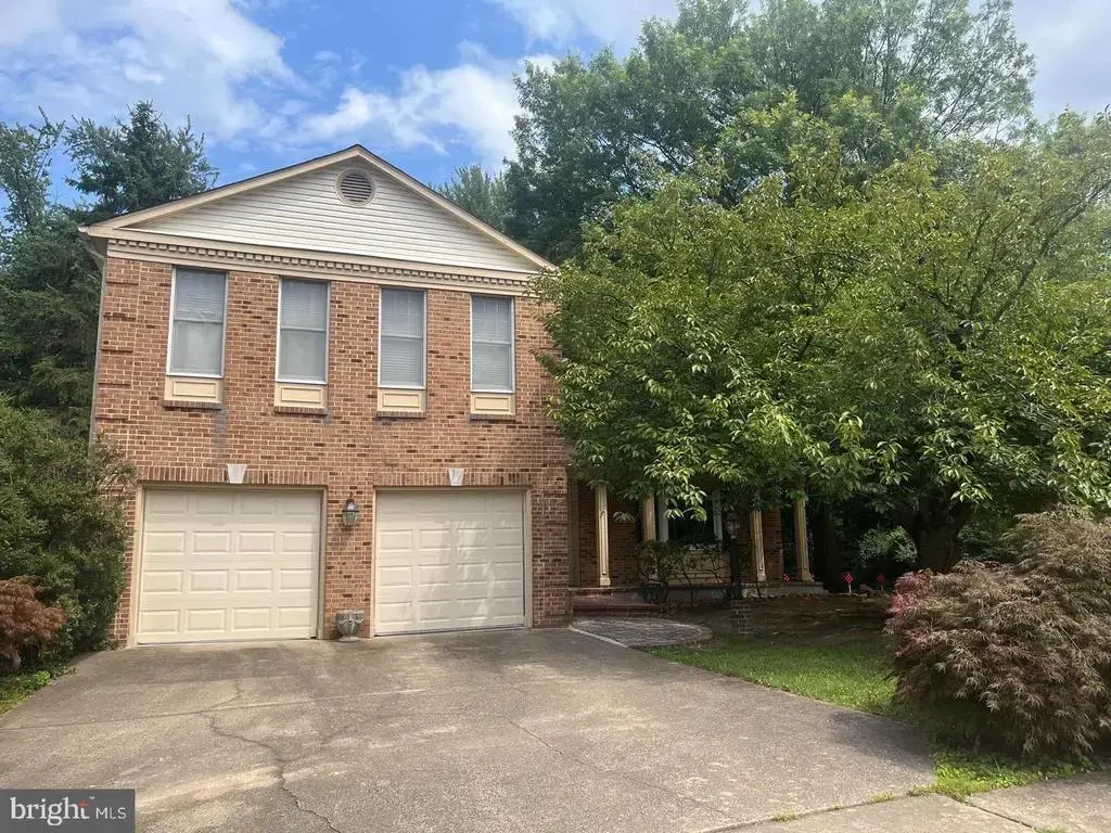 2211 Goldentree Way, VIENNA