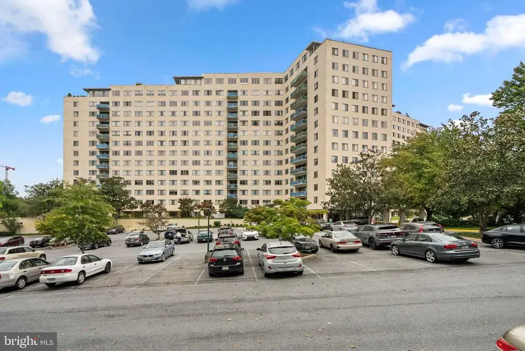 10201 Grosvenor Pl #1008, ROCKVILLE