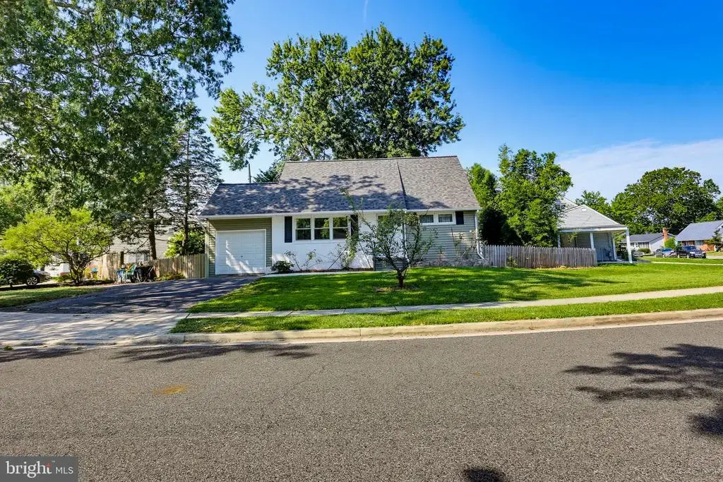 110 Thomas Rd, GLEN BURNIE