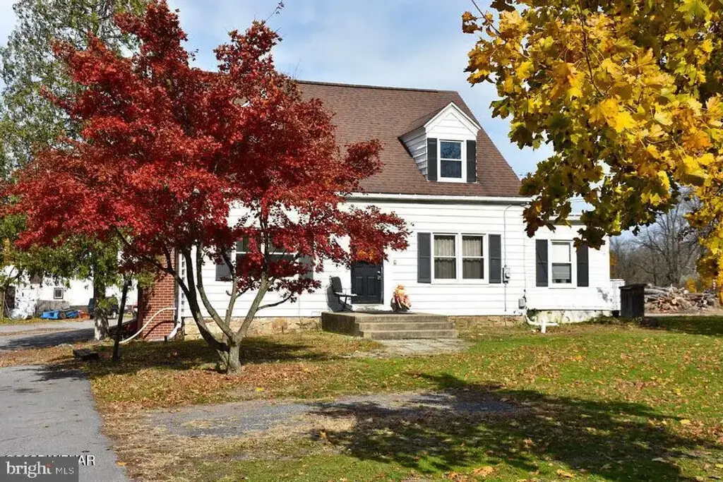 121 Country Club Ln, MILL HALL