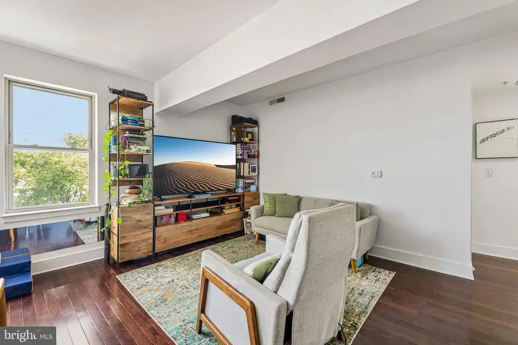 1020 Monroe St Nw #409, WASHINGTON