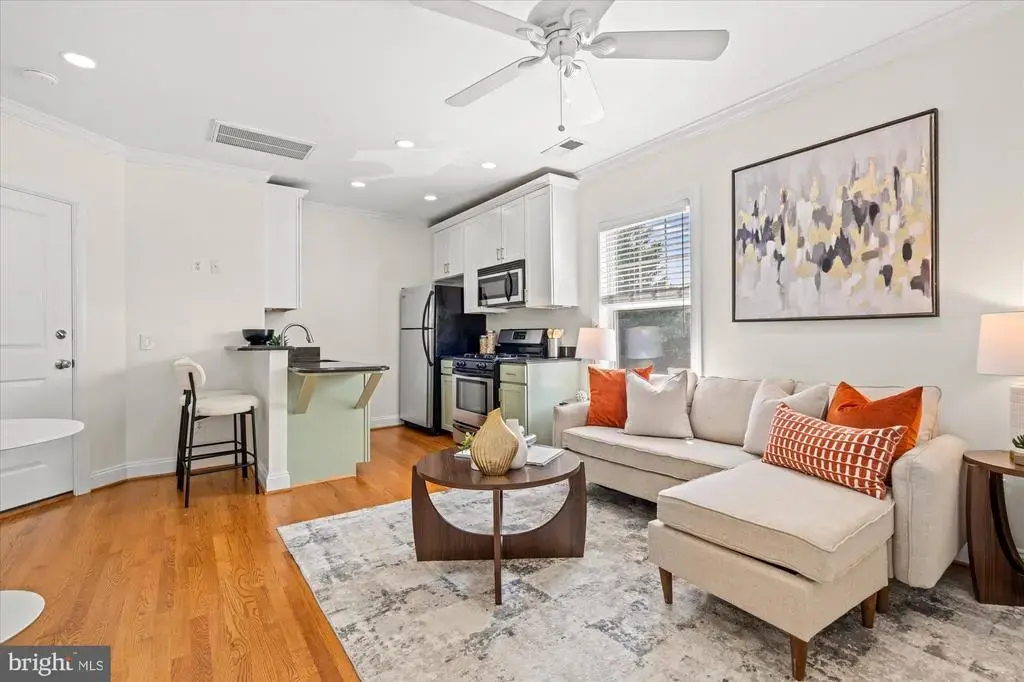 409 E Raymond Ave #6, ALEXANDRIA