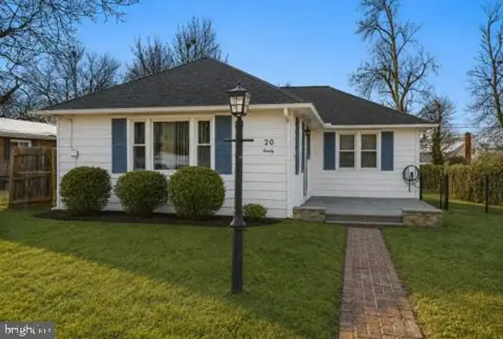20 E Landing Rd, BLACKWOOD