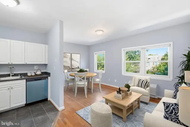 610 Longfellow St Nw #406, Washington