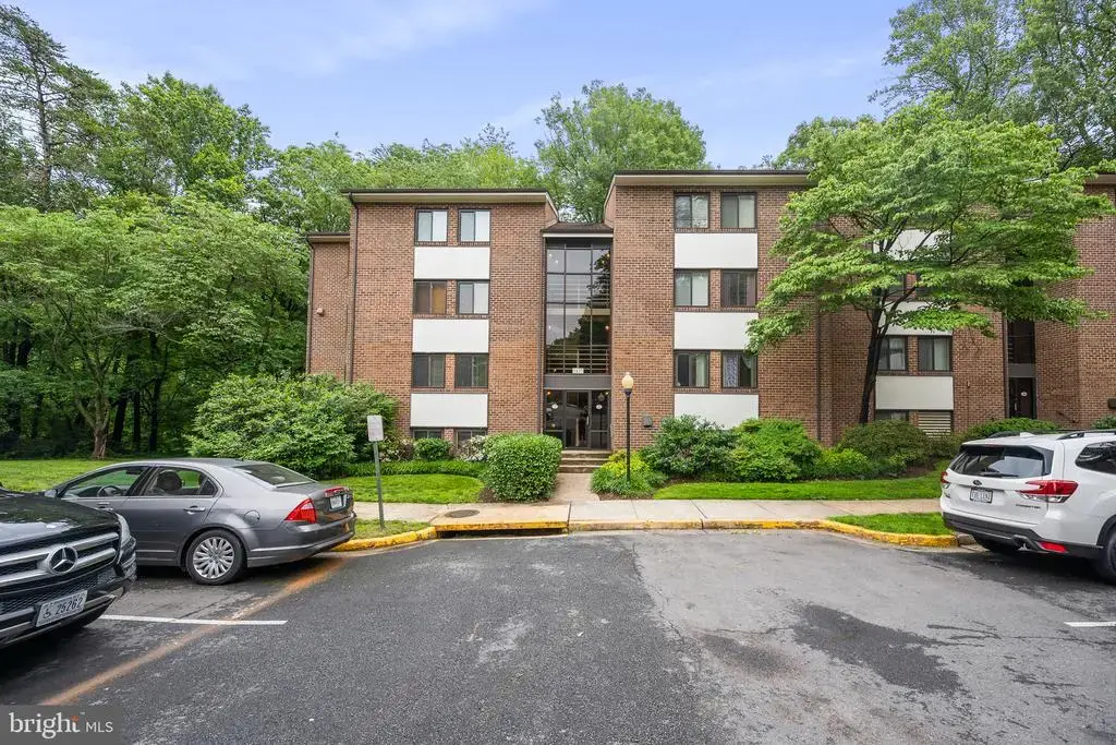 1423 Northgate Sq #11, RESTON