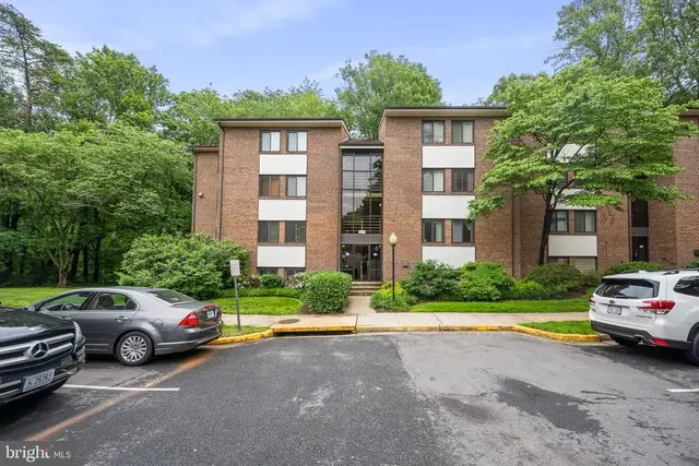1423 Northgate Sq #11, Reston