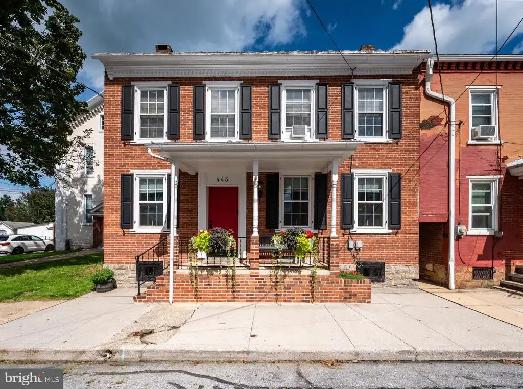 445 N Main St, BERNVILLE