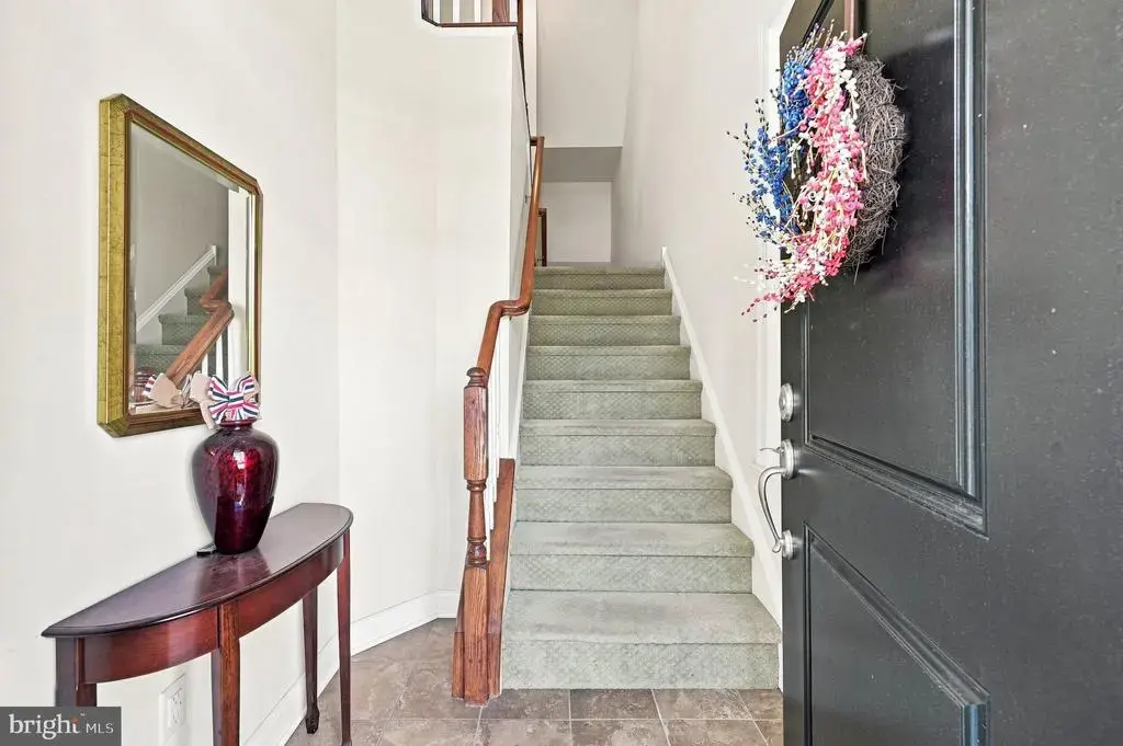 121 Corvus Cir, MEDIA