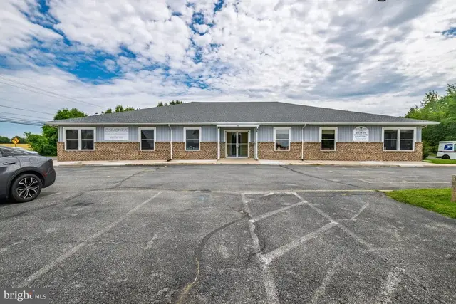 800 Airport Rd, Milford