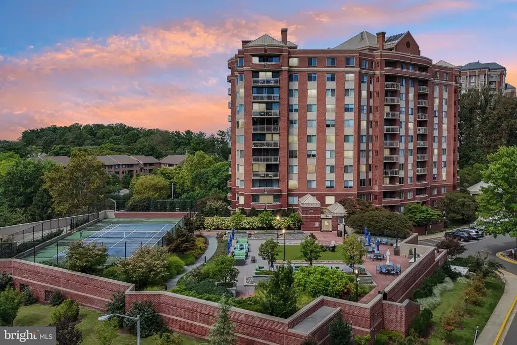 5802 Nicholson Ln #2-201, ROCKVILLE