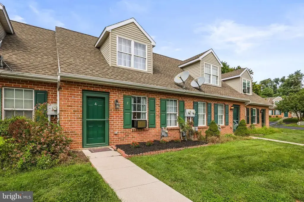 4 Oxford Ct, NEW OXFORD