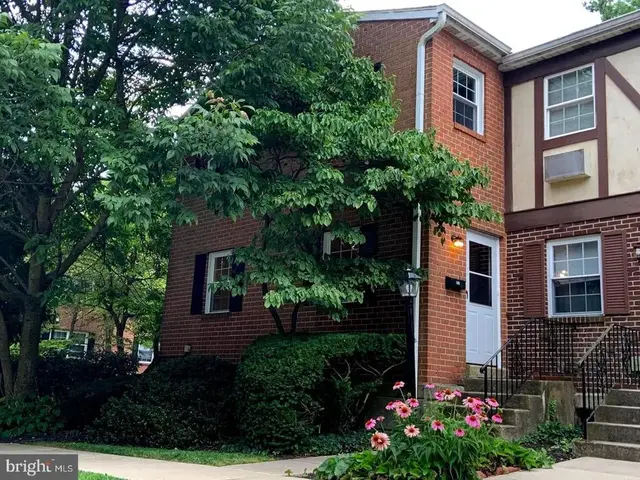 207 Walnut Hill Rd #b #2, West Chester
