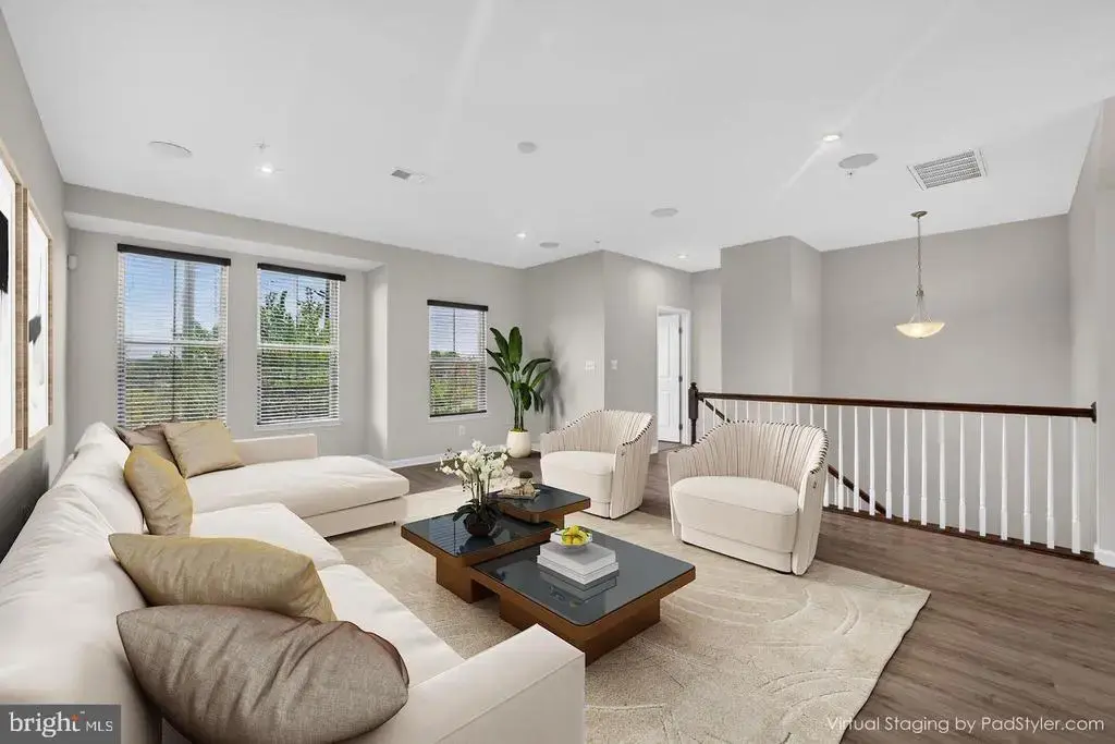 3210 Tribune Ct, HYATTSVILLE
