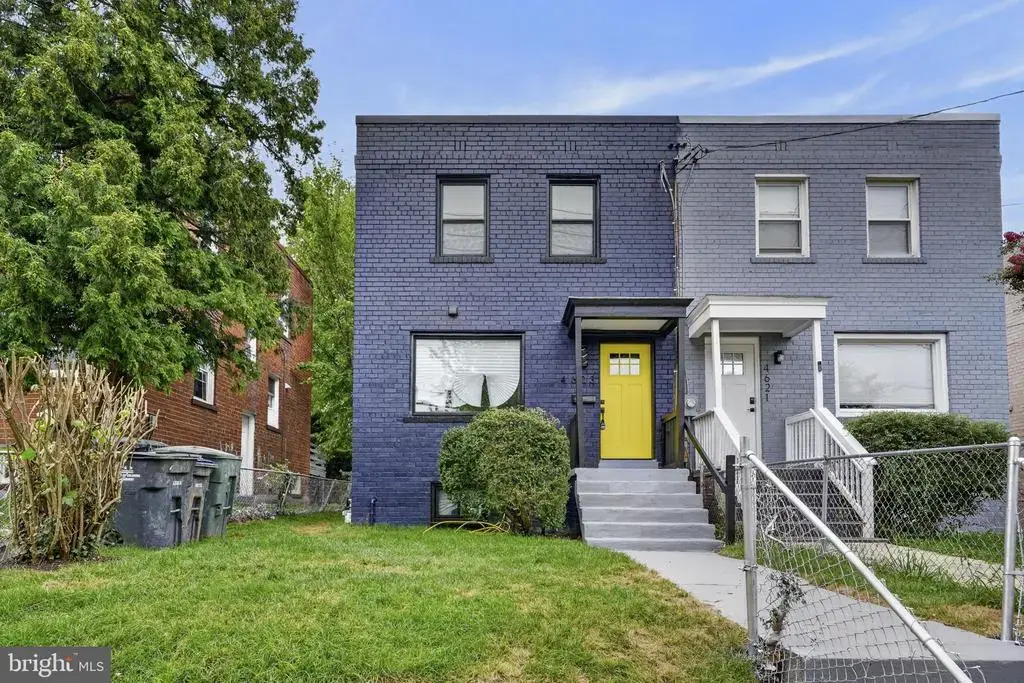 4623 Hillside Rd Se, WASHINGTON