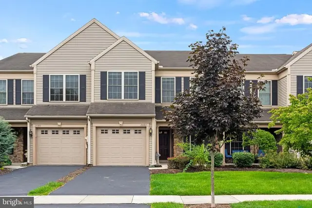 2082 Deer Run Dr, Hummelstown