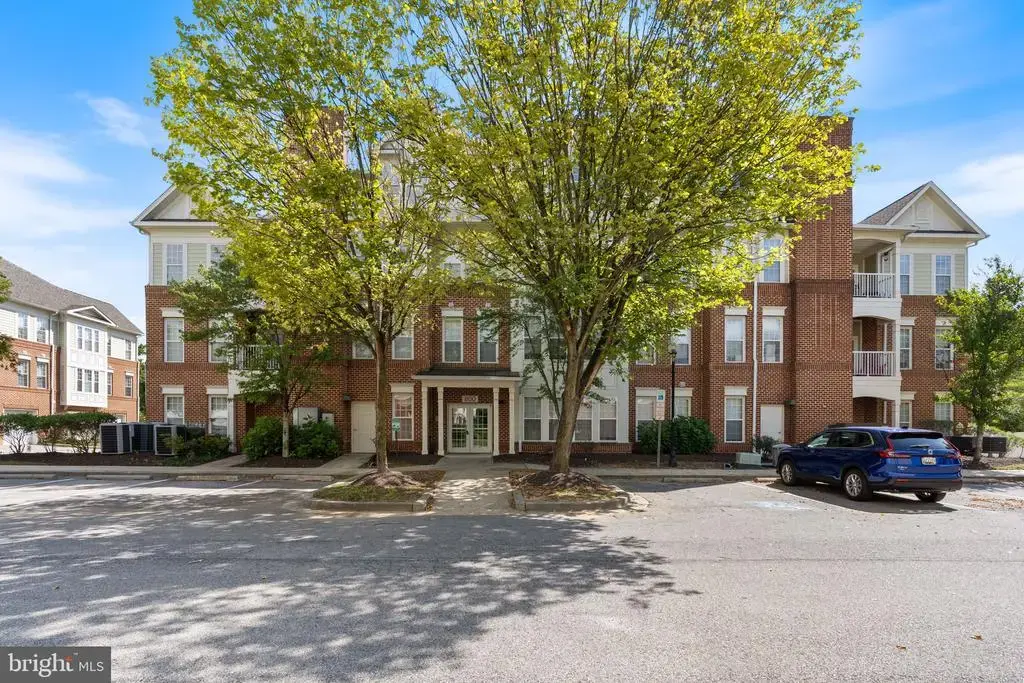 800 Edelen Station Pl #402, LA PLATA