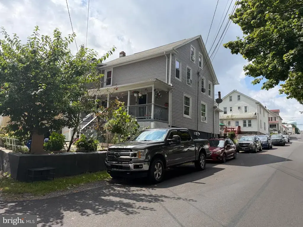 622 W 8th St, HAZLETON