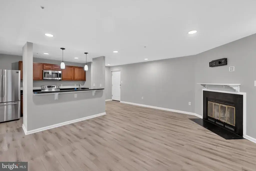 2071 Alice Ave #203, OXON HILL