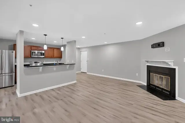 2071 Alice Ave #203, Oxon Hill
