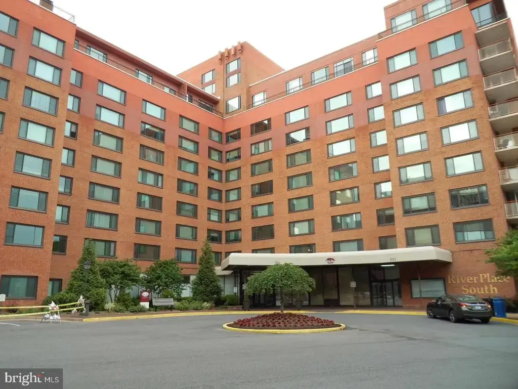 1011 Arlington Blvd #627, ARLINGTON