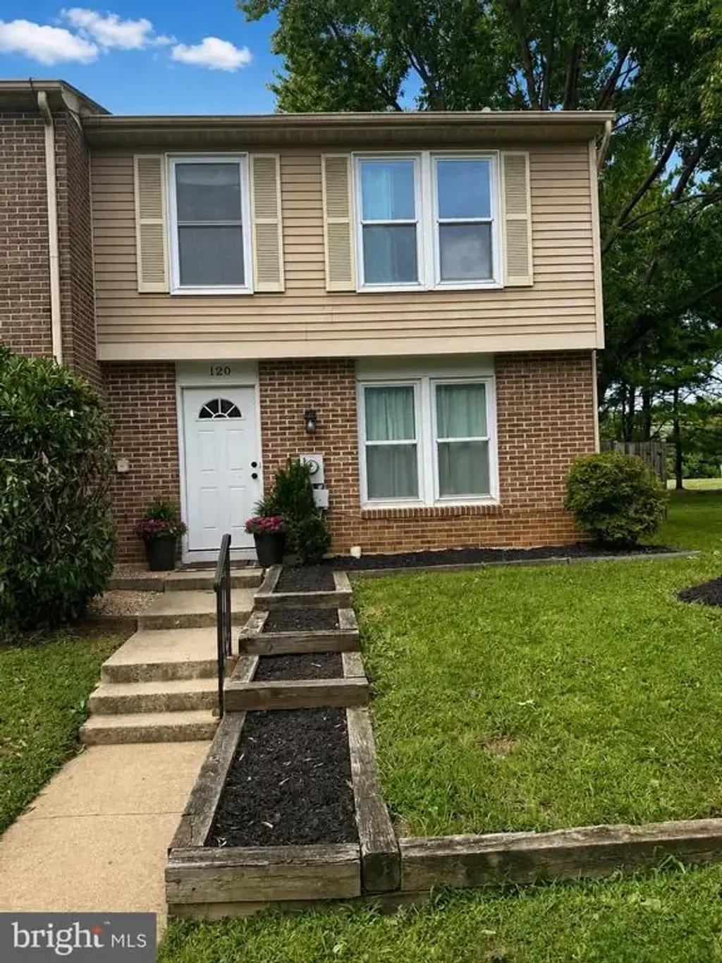 120 Savannah Ct, WALKERSVILLE